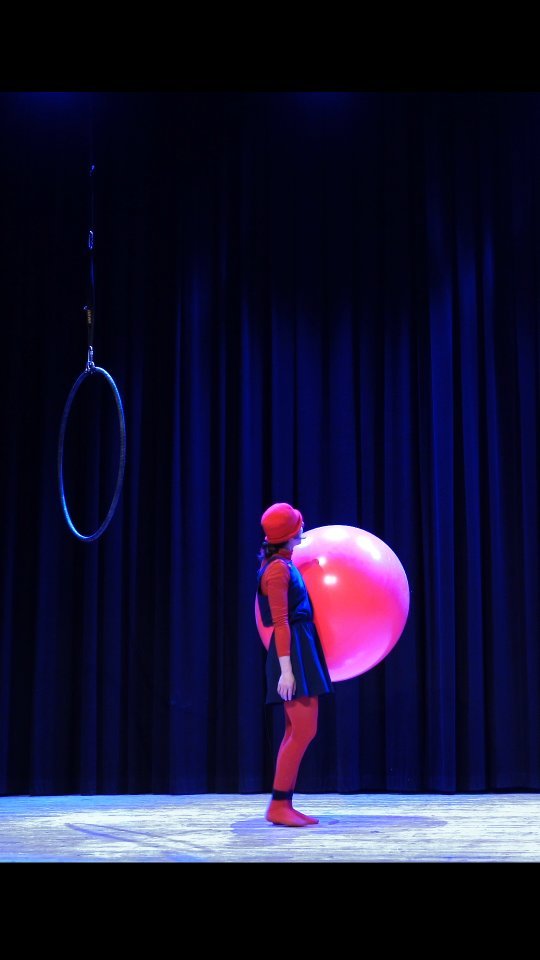 In questo breve #teaser ho cercato di racchiudere i momenti migliori di ULA, ma è stato davvero difficile scegliere. Lo #spettacolo creato da @beccamose_ è tutto un unico momento migliore che merita di essere visto per intero. 🎥

Sarà possibile farlo domani (16.12) al #teatro Sartori di Ala, ingresso libero, alle ore 17! Accorrete numerosi! 🎭

#video #videomaking #teatro #spettacoloteatro #clown #clownery #riprese #trailer #lavitadiunmontatorevideo
#videoediting #clownerie #teatrosartori #ala #teather #teathre #alpha7iii #sonyalpha